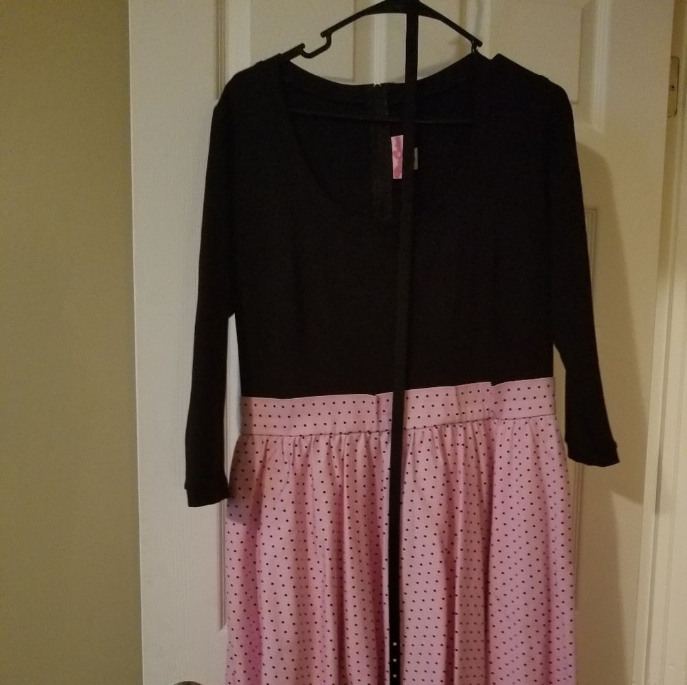 Black and pink retro 50's dress